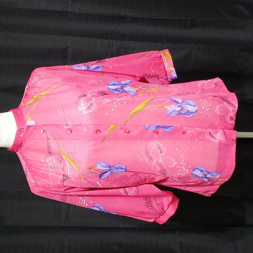Vintage floral button up blouse